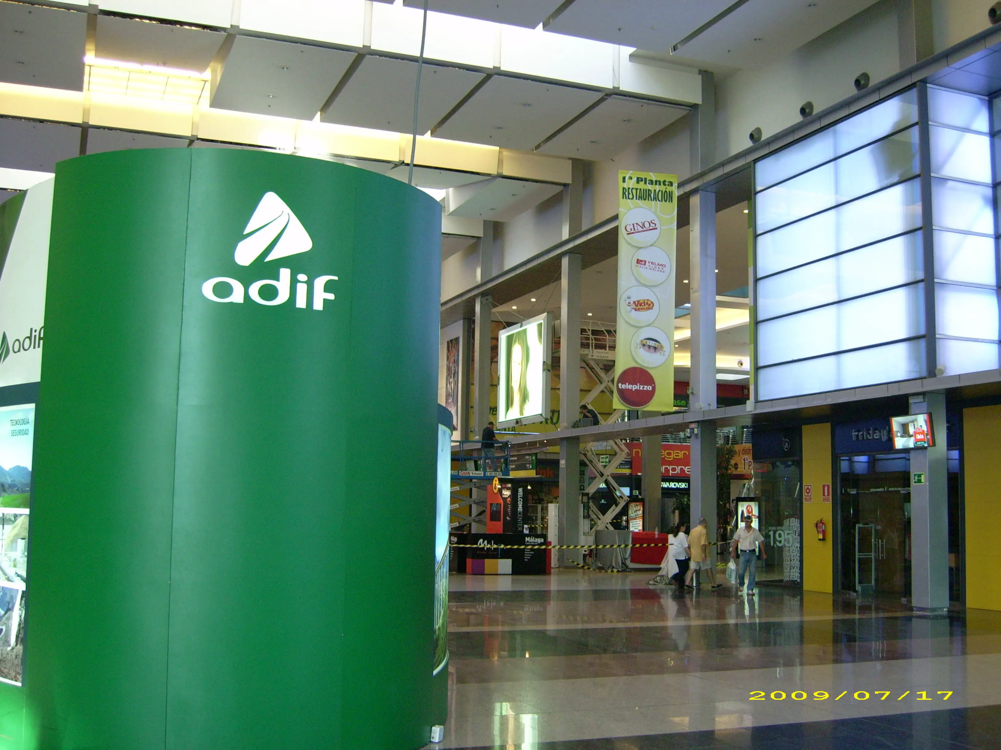 Instalación Pantalla Estación de tren en Malaga María Zambrano 2